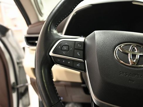 Used 2022 Toyota Highlander Platinum image 26