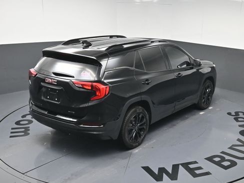 Used 2021 GMC Terrain SLT w/ Elevation Edition image 17