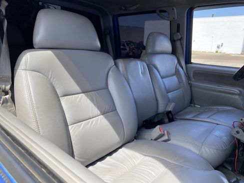 Used 1999 Chevrolet Silverado 3500 4x4 Crew Cab w/ Preferred Equipment Group 3 image 31