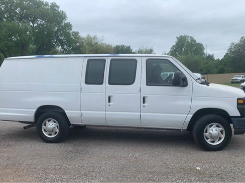 Used 2013 Ford E-350 and Econoline 350 Extended Super Duty image 4