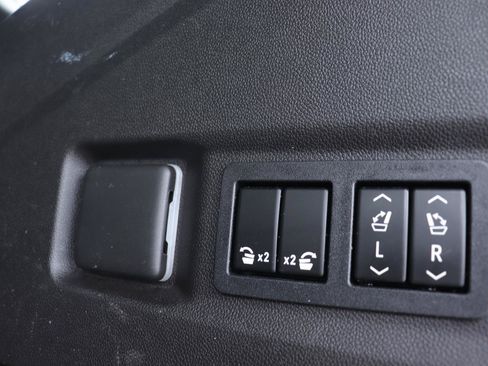 Used 2021 Chevrolet Tahoe High Country AWD/4WD image 18