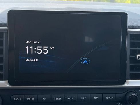Used 2023 Hyundai Venue Limited w/ Cargo Package FWD image 24