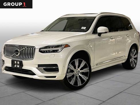 Used 2022 Volvo XC90 T8 Inscription w/ Lounge Package image 1