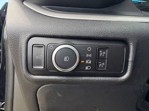 Used 2021 Ford Explorer XLT w/ Equipment Group 202A AWD/4WD image 12