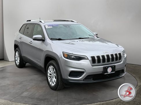Used 2020 Jeep Cherokee Latitude w/ Cold Weather Group AWD/4WD image 1