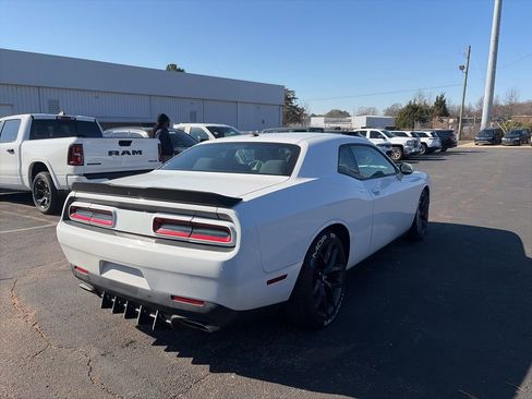 Used 2019 Dodge Challenger R/T w/ Driver Convenience Group image 7