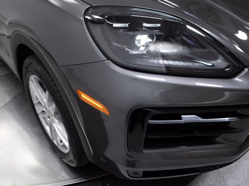 Certified 2026 Porsche Cayenne AWD/4WD image 12