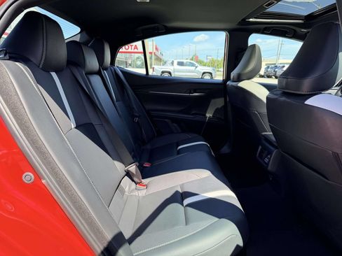 Used 2025 Toyota Camry SE w/ Convenience Package FWD image 14