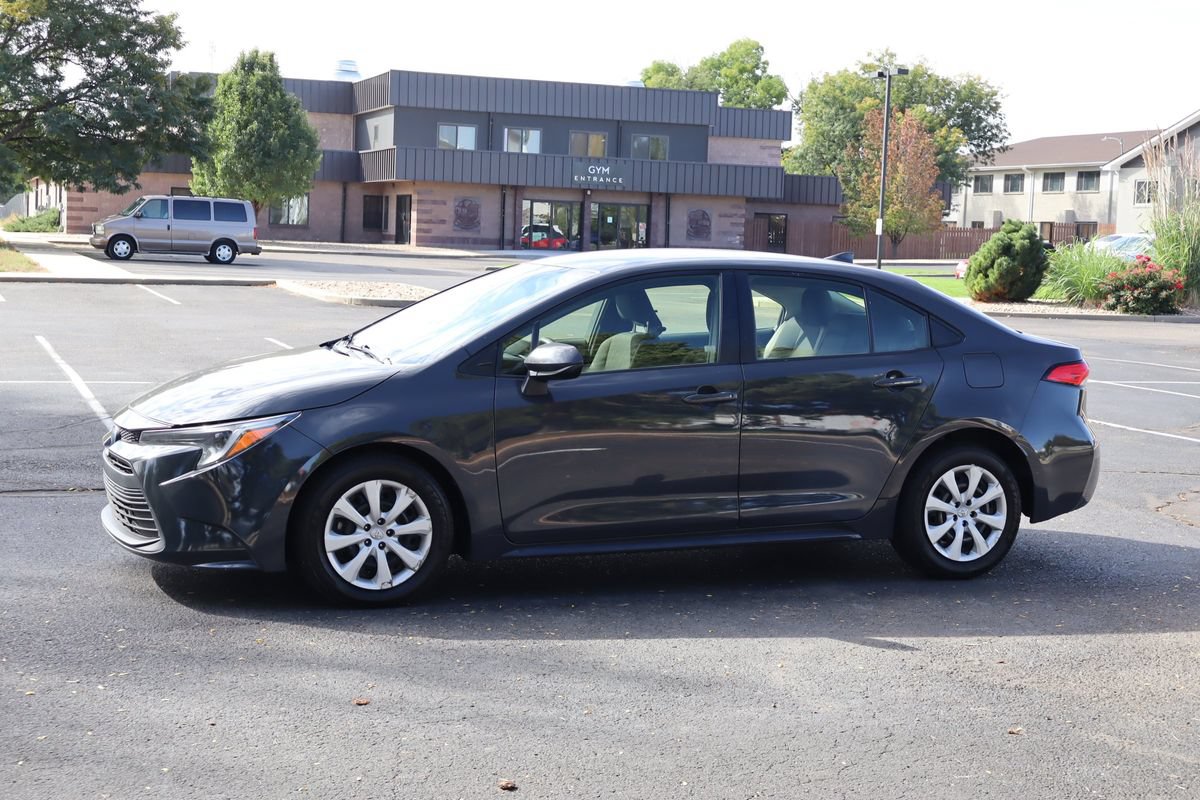 Used 2023 Toyota Corolla LE FWD image 10