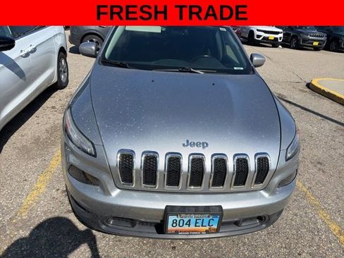 Used 2015 Jeep Cherokee Latitude w/ Comfort/Convenience Group image 2