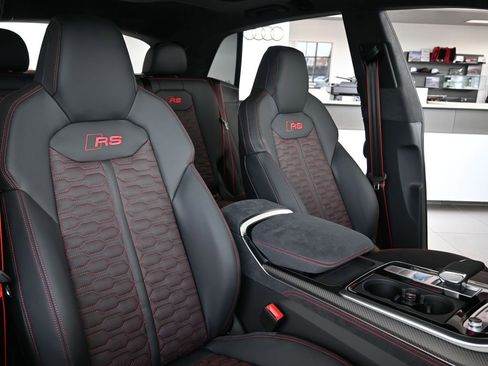 New 2026 Audi RS Q8 performance image 21