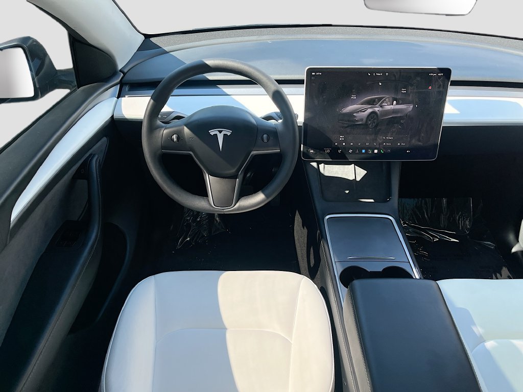 Used 2025 Tesla Model Y Long Range AWD/4WD image 23