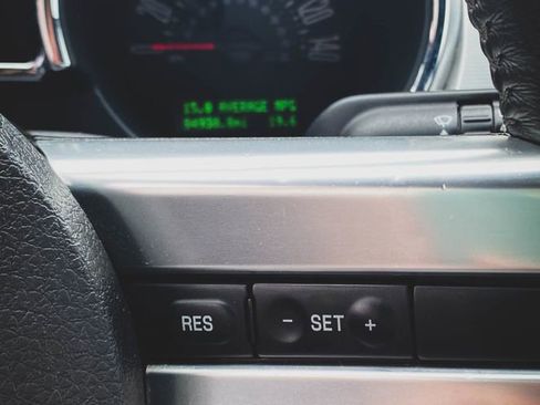 Used 2007 Ford Mustang GT RWD image 8