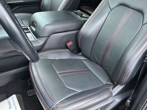 Used 2024 Ford Expedition Limited image 26