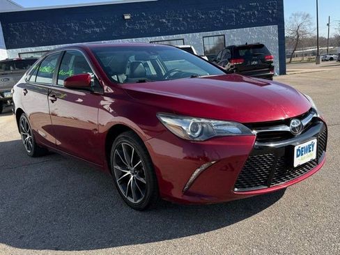 Used 2015 Toyota Camry XSE w/ Moonroof Package image 7