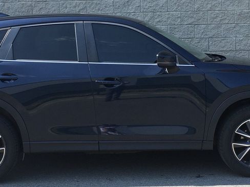 Used 2018 MAZDA CX-5 Touring w/ Preferred Equipment Package AWD/4WD image 3