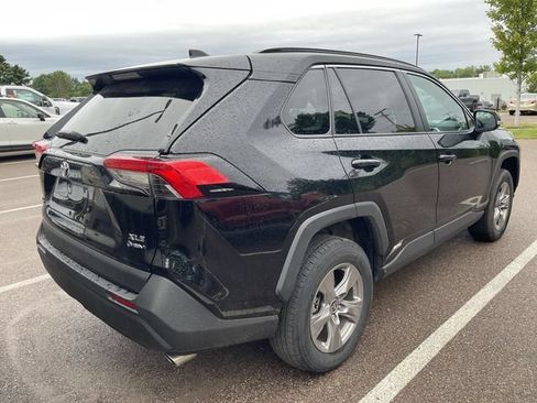 Used 2025 Toyota RAV4 XLE AWD/4WD image 6