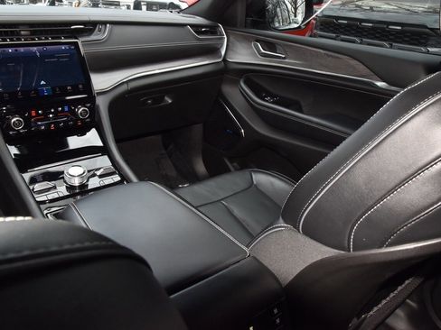 Used 2022 Jeep Grand Cherokee L Overland image 18