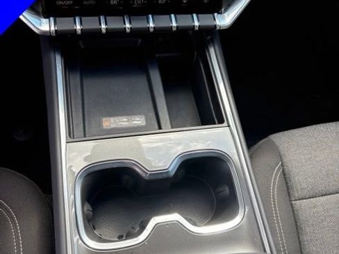 Used 2026 GMC Acadia Elevation FWD image 21