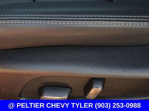 Used 2025 Cadillac XT6 Luxury FWD image 37