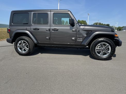 Used 2021 Jeep Wrangler Unlimited Sahara w/ Dual Top Group AWD/4WD image 2