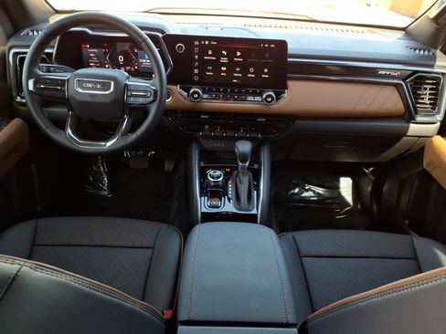 Used 2024 GMC Canyon AT4 w/ AT4 Premium Package image 31