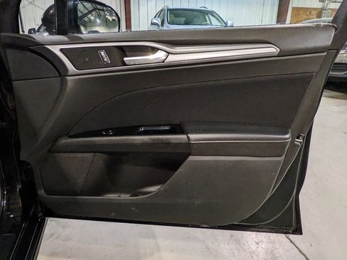 Used 2014 Ford Fusion SE image 26