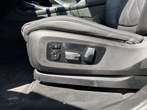 Used 2025 BMW X7 xDrive40i w/ M Sport Package AWD/4WD image 21