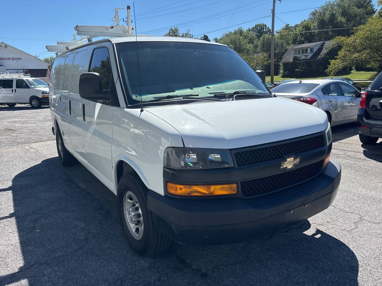 Used 2019 Chevrolet Express 2500 w/ Enhanced Convenience Package RWD image 3