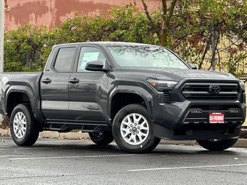 Used 2025 Toyota Tacoma SR5 AWD/4WD image 3
