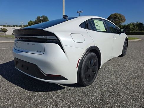 New 2026 Toyota Prius Plug-In Hybrid image 4