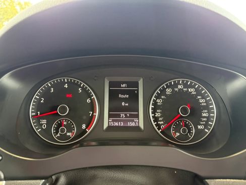 Used 2014 Volkswagen Jetta GLI FWD image 13