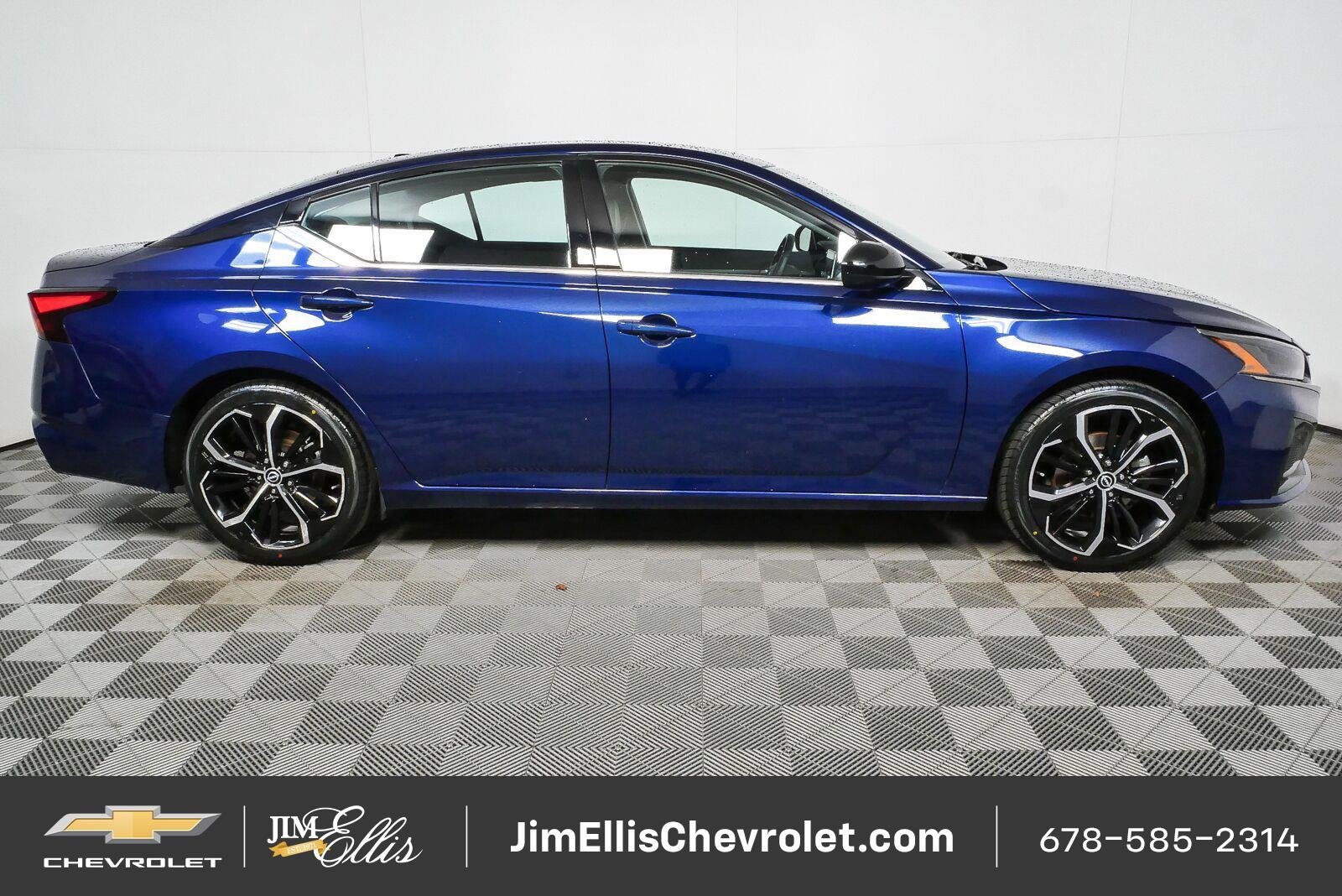 Used 2024 Nissan Altima 2.5 SR FWD image 2