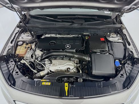 Used 2021 Mercedes-Benz GLB 250 image 29