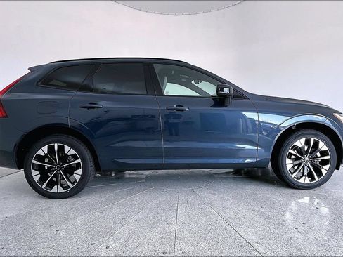 New 2026 Volvo XC60 B5 Plus w/ Protection Package Premier AWD/4WD image 7