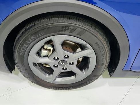 Used 2025 Kia K4 LXS image 33