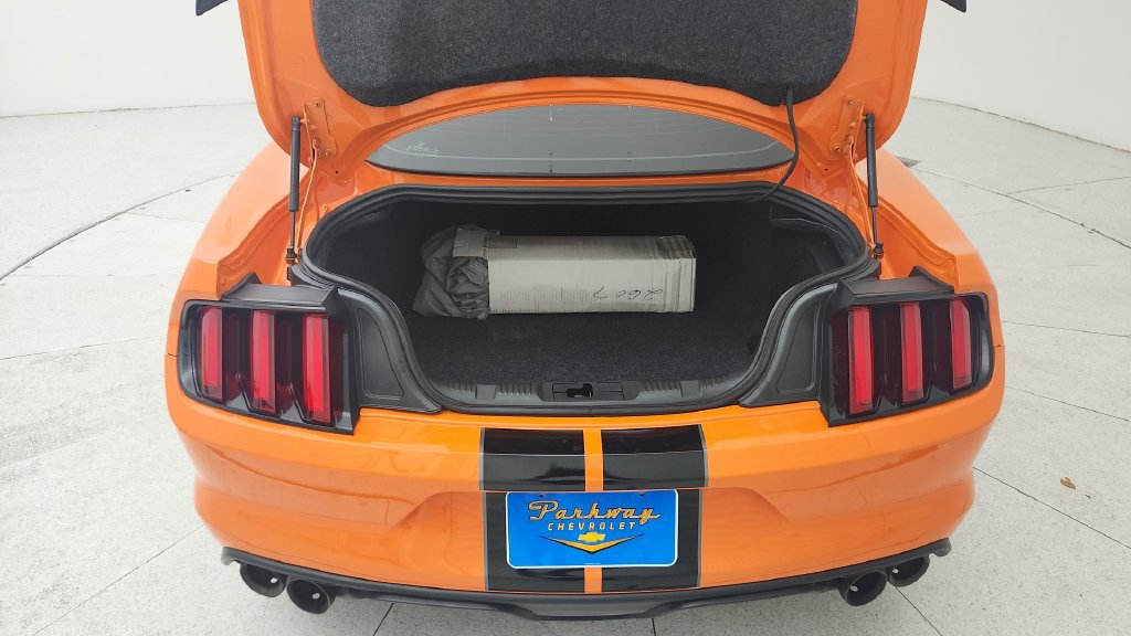 Used 2020 Ford Mustang Shelby GT350 w/ Technology Package RWD image 30