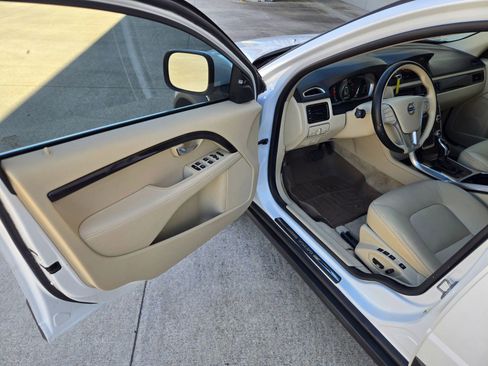 Used 2015 Volvo XC70 T6 AWD/4WD image 10