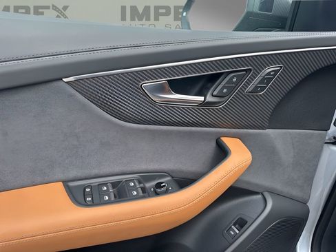 Used 2025 Audi RS Q8 performance image 29