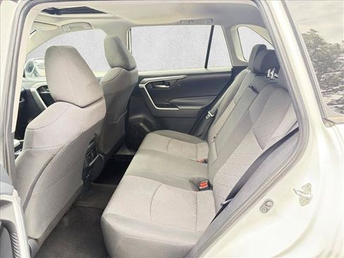 Used 2019 Toyota RAV4 XLE w/ Carpet Mat Package AWD/4WD image 13