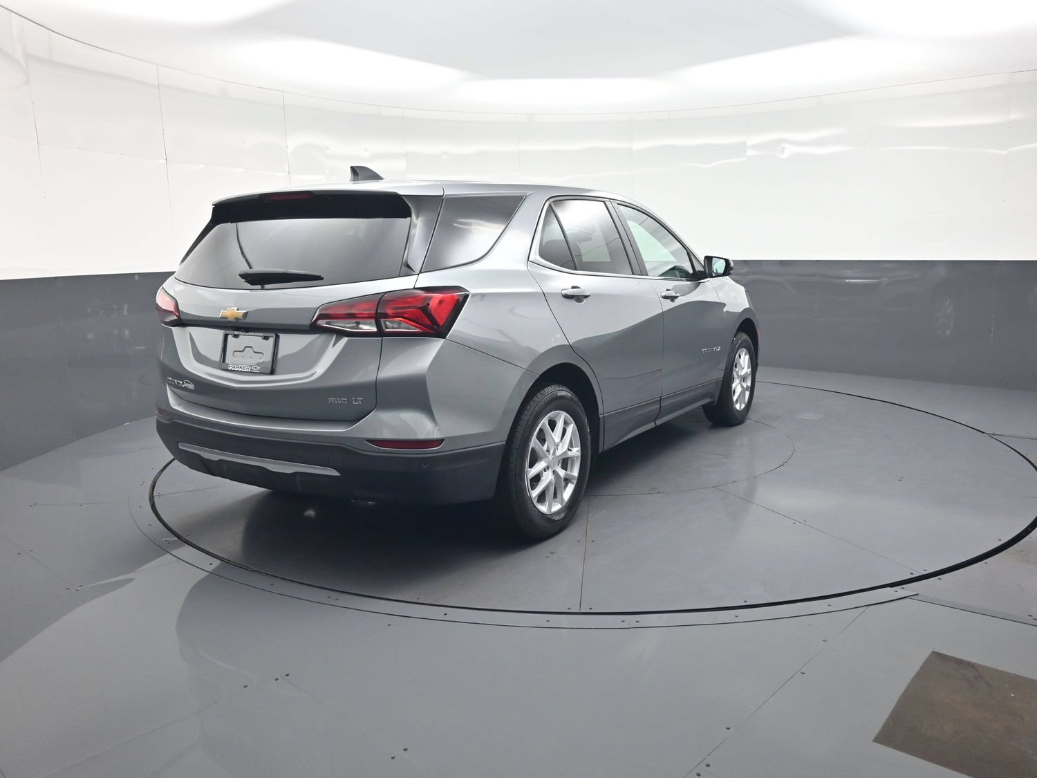 Used 2024 Chevrolet Equinox LT AWD/4WD image 3