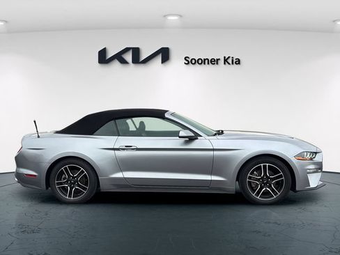 Used 2022 Ford Mustang Premium RWD image 7