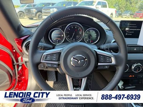 Used 2024 MAZDA MX-5 Miata Grand Touring RWD image 16