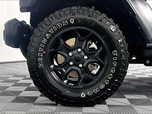 Used 2023 Jeep Wrangler Unlimited w/ Cold Weather Group AWD/4WD image 8