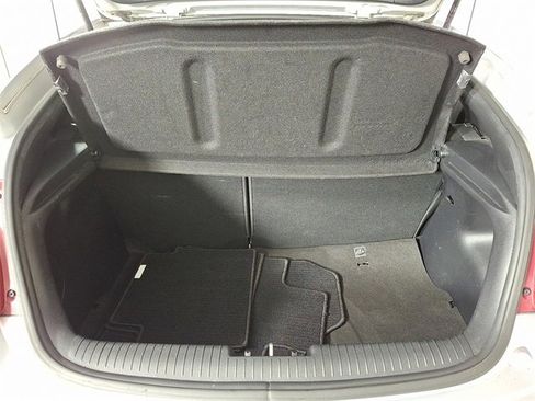 Used 2017 Hyundai Veloster Value Edition image 29