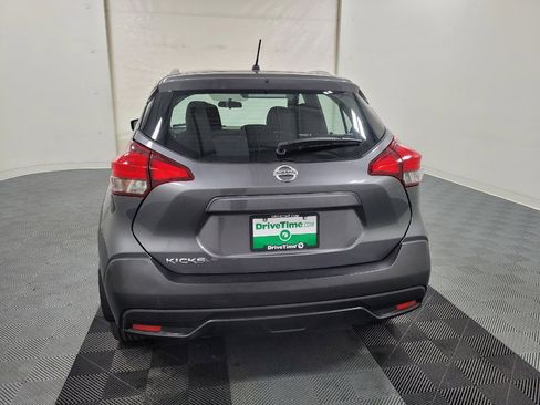 Used 2019 Nissan Kicks S FWD image 6