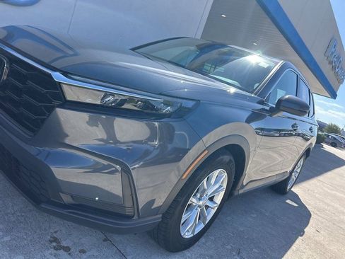 Used 2025 Honda CR-V EX image 4