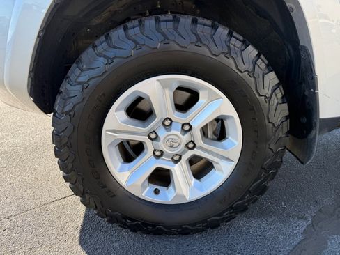 Used 2022 Toyota 4Runner SR5 Premium image 36