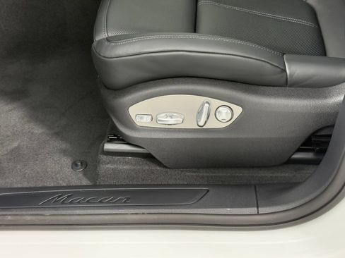 Certified 2026 Porsche Macan AWD/4WD image 15