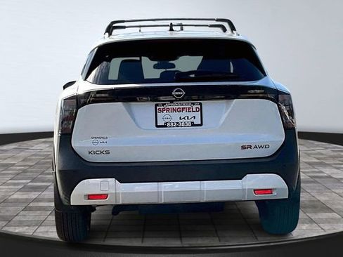 New 2026 Nissan Kicks SR w/ Cold Weather Package image 4